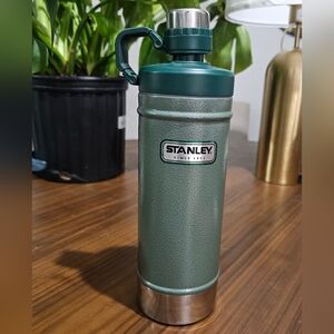 21 Oz Stanley Hammered Green Stainless Steel Bottle